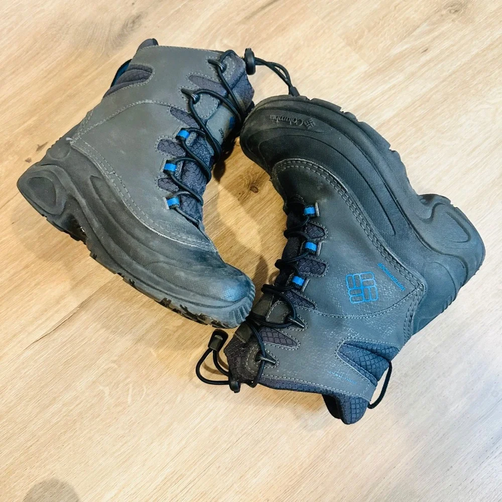 Columbia‎ Bugaboot Plus IV Snow Boots Kids Size 3 Grey Blue Waterproof Omni-Heat